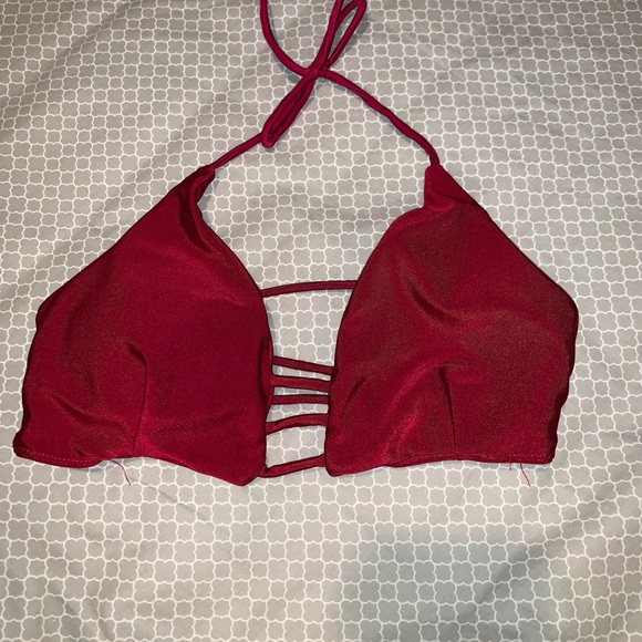 Red strapy bikini - Picture 4 of 4